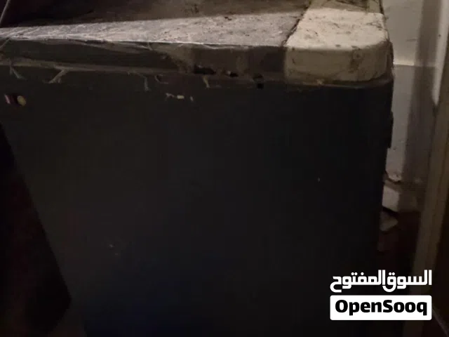 للبيع مكسر درامات وعلب اصباغ  صغيرة ومتوسطة وكبيرة الححم