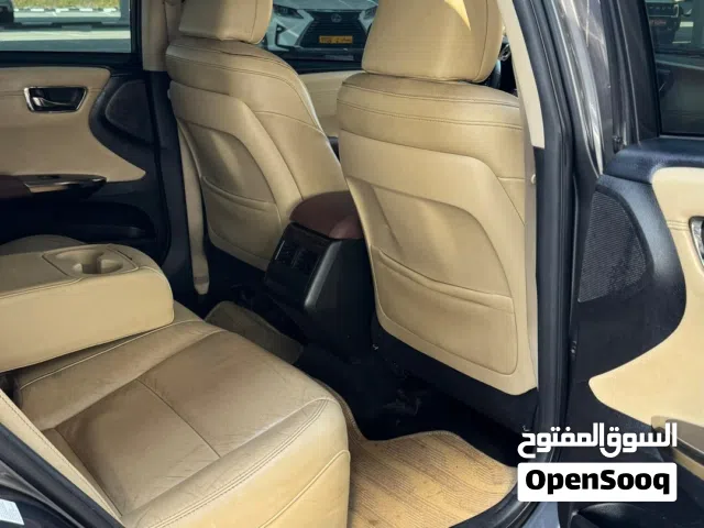 2013 تويوتا افالون XLE