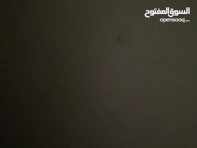 مطلوووب عمل في جنين  حاصل على شهادة لغة إنجليزية معي سيارتي ومستعد للعمل  باسرع وقت  الرقم 05989228