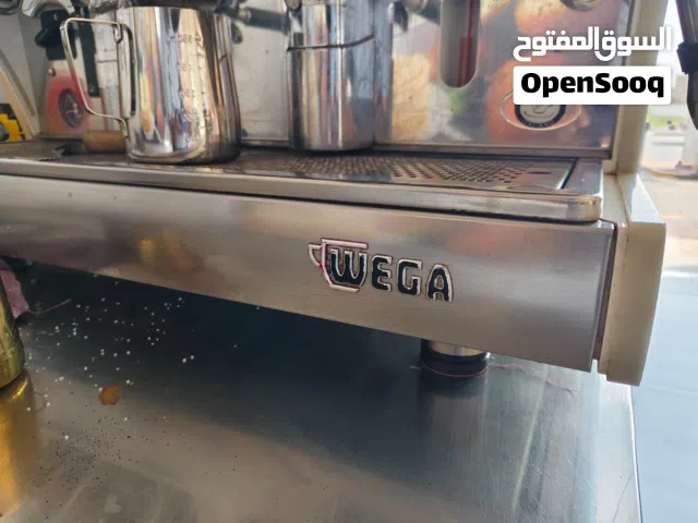 ماكينة كوفي باريستا ايطالي اوتوماتيك ، wega , معاها السوفتنر