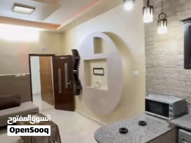 شقه مفروشه وسط رفيديا مقابل فندق الأجنحة الملكيه