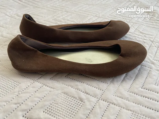 Brown flats