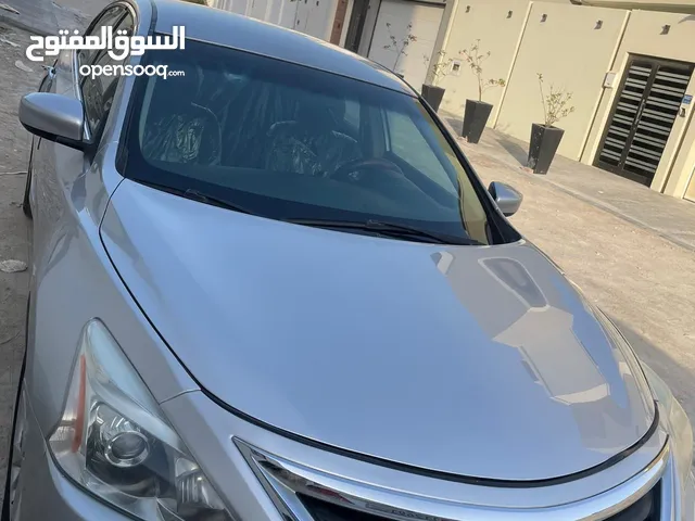 Nissan Altima 2013 in Northern Governorate