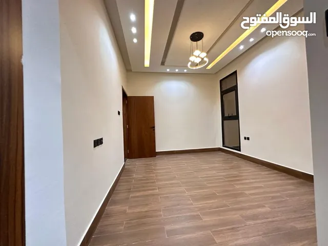 900 m2 More than 6 bedrooms Villa for Rent in Ajman Al Yasmin