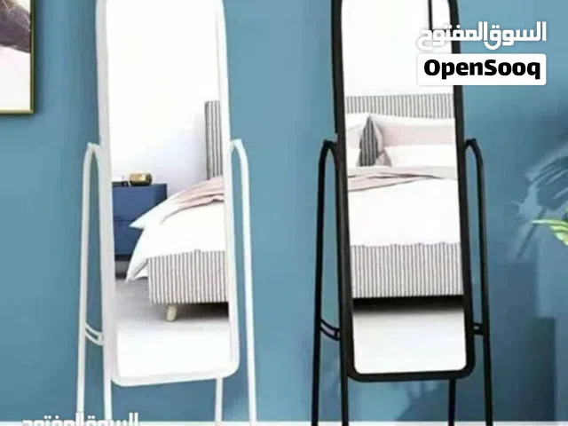 مرايات  فخمه لغرف النوم وللمحلات  وباحجام مختلفه كبيره ووسط وصغيره  وتشكيلات اخرى حسب الطلب