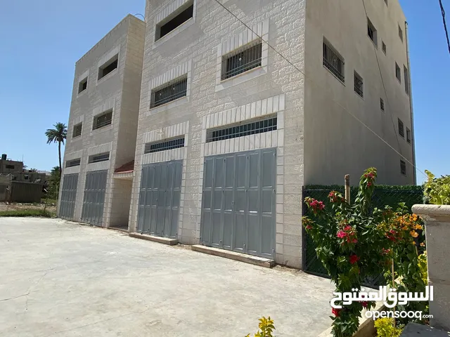 بناية تجارية للإستثمار - أريحا / شارع عمان الرئيسي