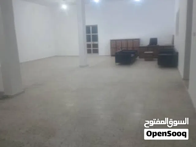 مخزن للايجار في شارع طرابلس