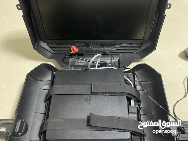 شاشة العاب مع ملحقاتها