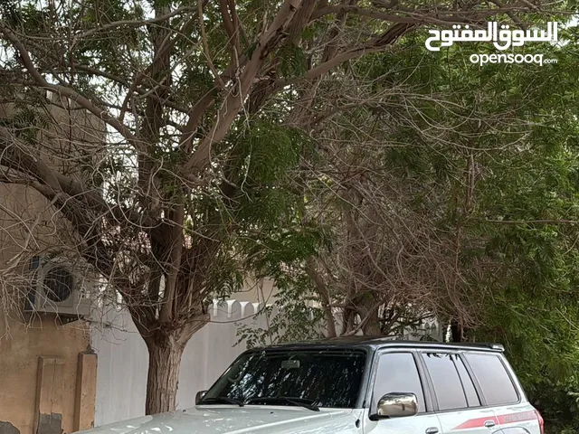 نيسان بترول سوبر سفاري خليجي و كاله عمان موديل 2017 نظيف جدا جاهز للاستخدام