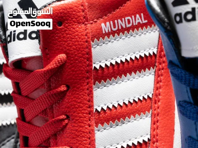 Adidas Mundial Shoes BL7 ( مخزن 126 )   كوتشي Adidas Mundial  مناسب لكرة الصالات وللجيم والمهام