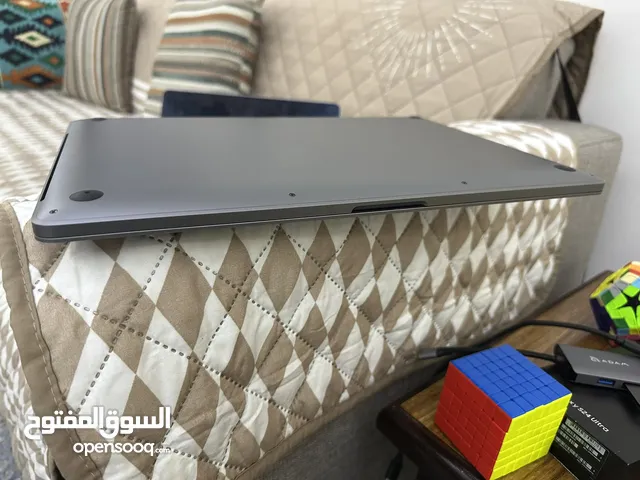 iMac اي ماك موديل 2019 Ci5/32gb/1Tb  ssd 4gb  graphics بحاله جديده