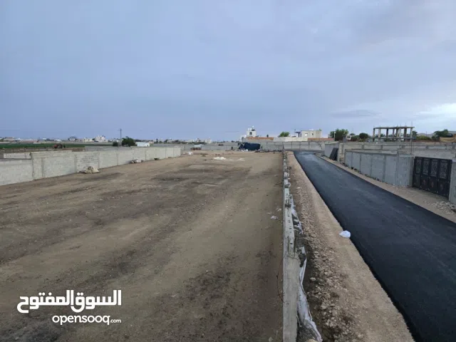 400 متر ارض للبيع  كوشان طابوا تصنيف ( A ) كل الخدمات ( طريق معبد زفته - مياه - كهرباء ) مسورة