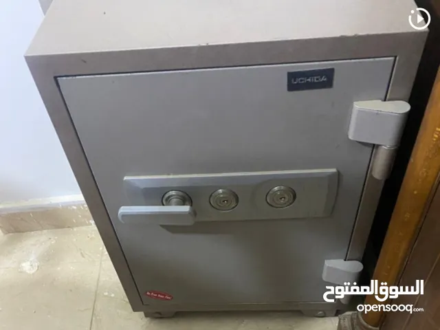 2 خزنة حديدية ا 2 مفتاحستعمال خفيف كجديدة