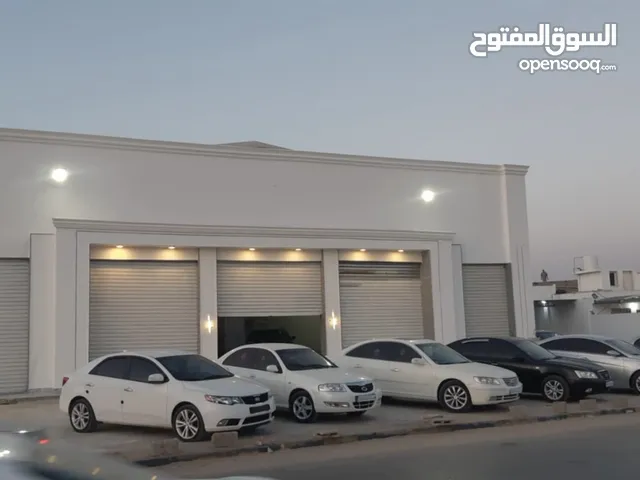 محل او صالة عرض للايجار مكان في جزيرة النصب التذكاري /عين زارة
