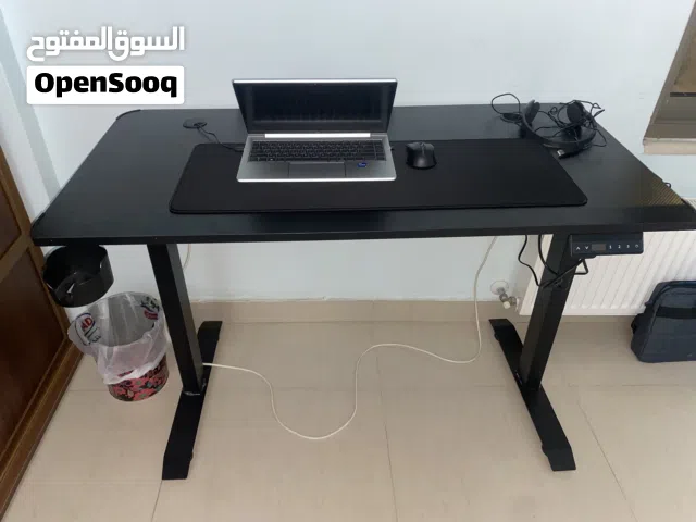 طاولة gaming مع ريموت تحكم رفوع و نزول مع LED