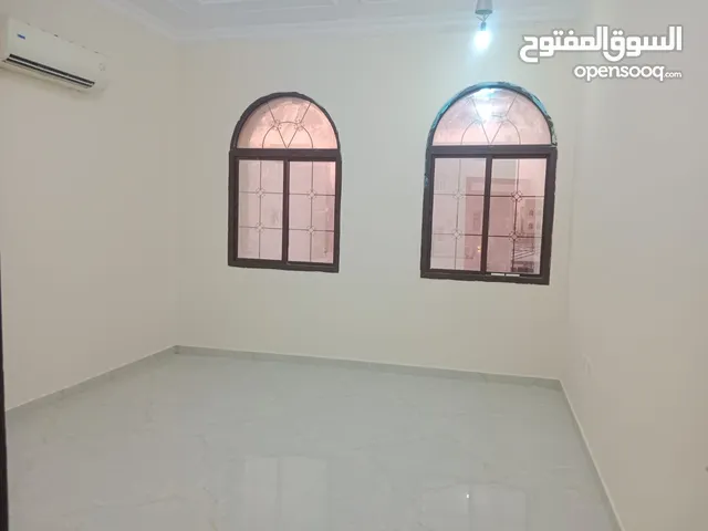 غرفه كبيره وحمام ومطبخ ( ازغوى )