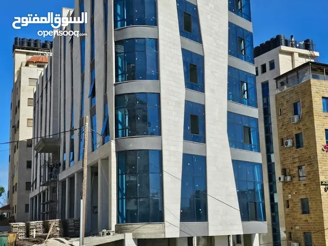 مكتب مشطب بشكل كامل للأجار السنوي