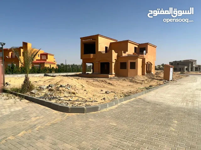 320 m2 5 Bedrooms Villa for Sale in Giza Sheikh Zayed