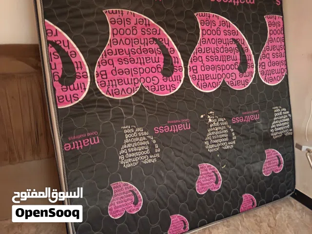 دوشك نوعية زينه ارتفاع 25ال30سم نظيف جدا 90 اريده مشتريه 350