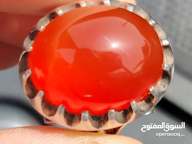 عقيق يماني لون الحجر ياقوتي من أندر الأحجار صياغه يدوية ثقيله صياغه المبدع أسد الله