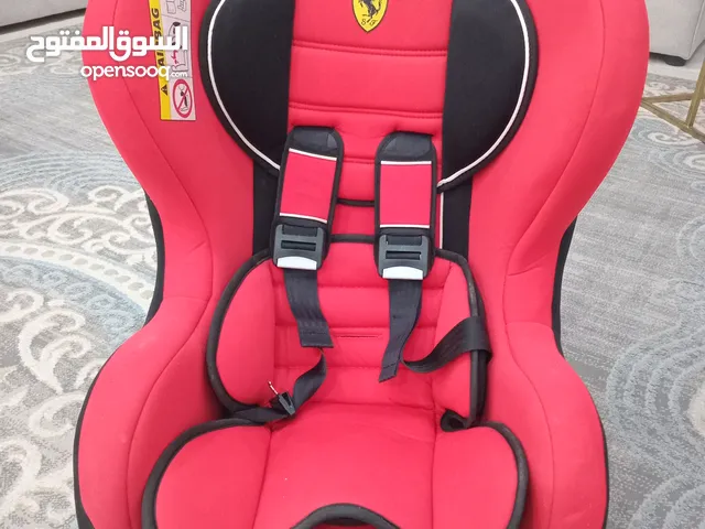 كرسي اطفال للسيارة  ماركة فيراري