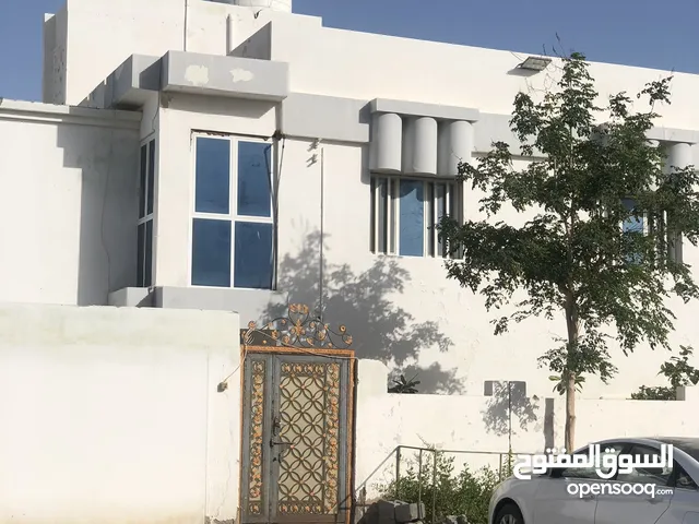 500 m2 More than 6 bedrooms Townhouse for Rent in Al Sharqiya Sur