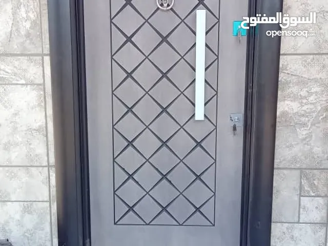 أسطي نجار تركيب وفك وصيانة ابواب تركيةخارجي وداخلي