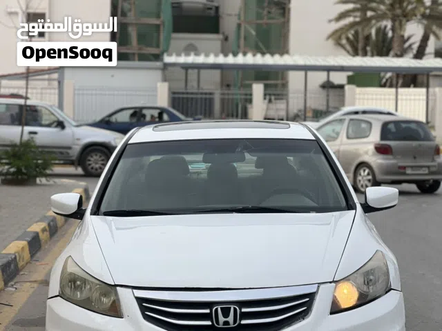 2011 هوندا اكورد DX