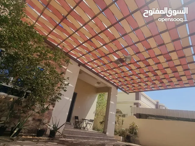 300 m2 4 Bedrooms Villa for Rent in Muscat Ansab