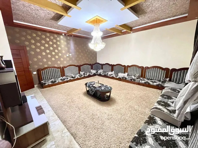 200 m2 4 Bedrooms Townhouse for Rent in Tripoli Al-Serraj