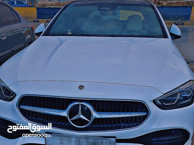 SUV Mercedes Benz in Madaba