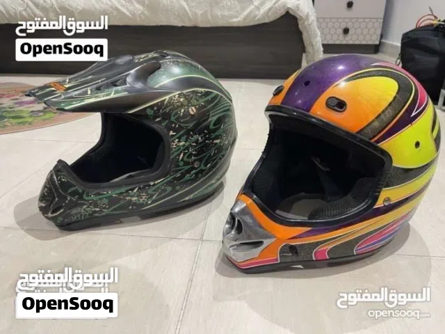 للبيع خوذتين