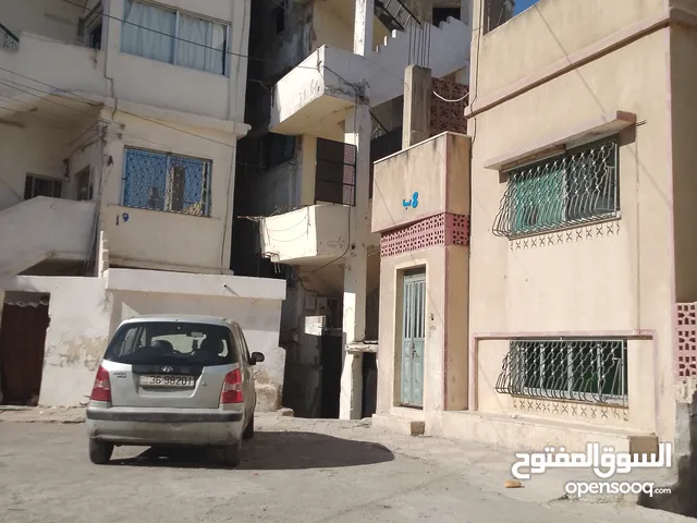 عماره مكونه من 3طوابق مع رووف في للبيع