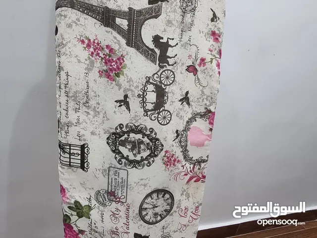 طاولة كوي حجم كبير و جديده تماما