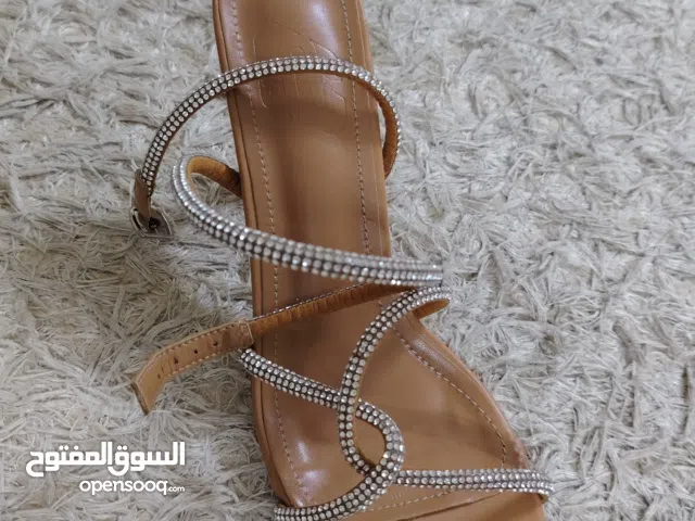 صندل اعراس راقي جدا