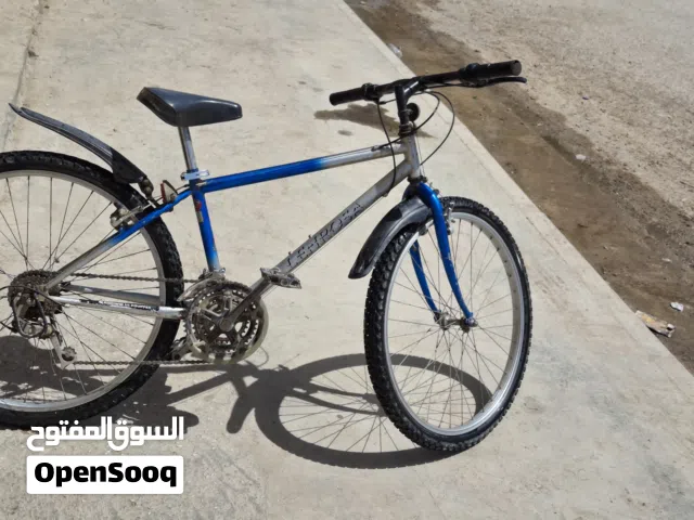 متوفر دراجة هوائية