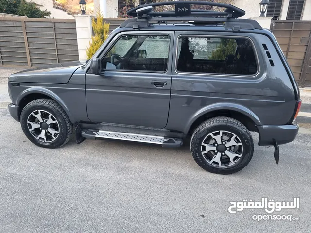 لادا اوربان بحالة الوكالة للبيع، lada urban in perfect condition 4 sale