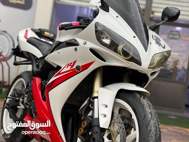 للبيع او البدل Yamaha r1 2005