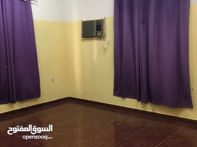 350 m2 4 Bedrooms Apartments for Rent in Al Sharqiya Ibra