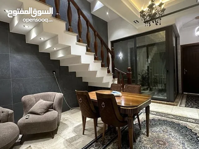 بيت حديث 180 مؤثث