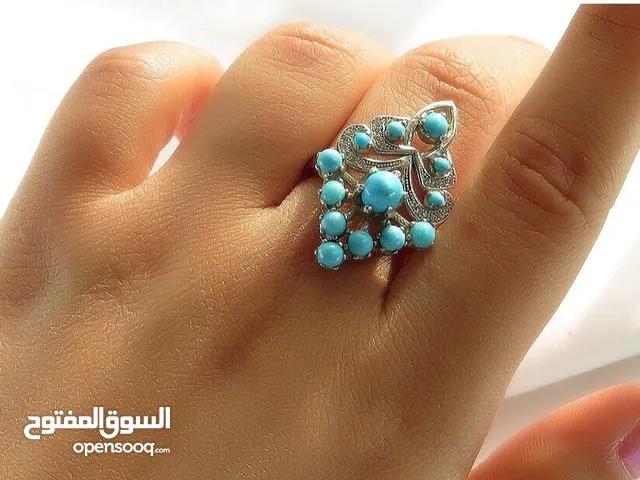 نسائي فضة مع الحجر الفيروز الطبيعي صناعة يدوية فاخرة المقاس وسط،مناسب لهواة الاحجار الطبيعية والمجو