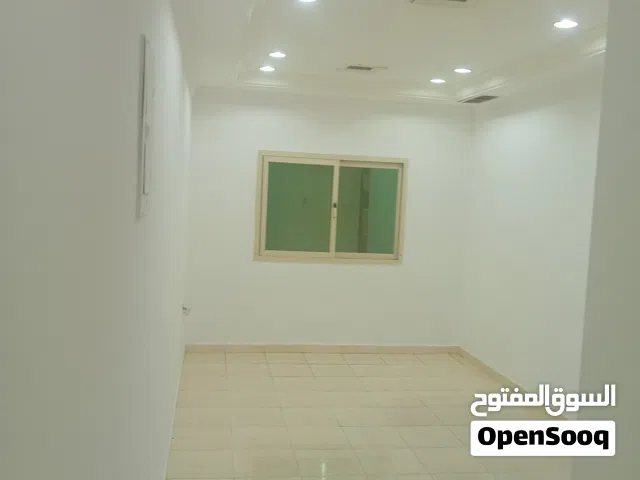 شقه للايجار بالسالميه استلام فوري غرفه وصاله ومطبخ وحمام يوجد براكين سيارات