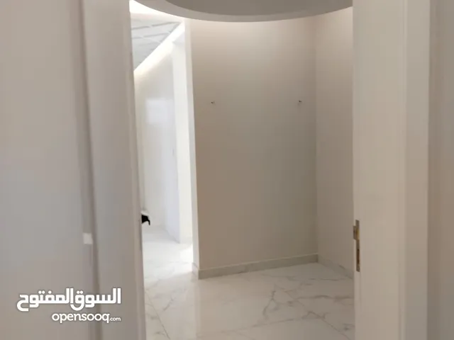 205 m2 4 Bedrooms Apartments for Rent in Al Madinah Alaaziziyah