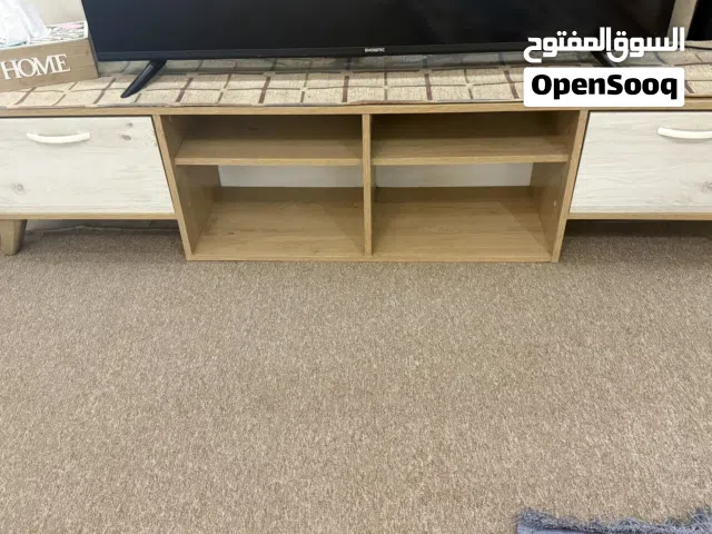 ميز تلفزيون تركي بلونين خشب مع ملحق