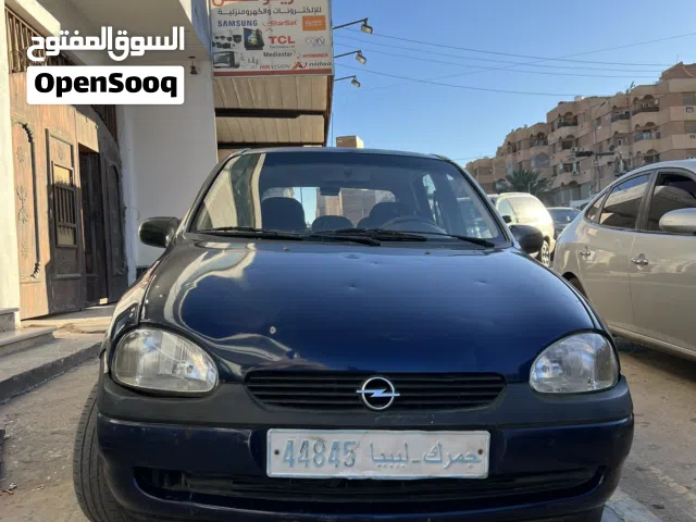 2000 أوبل كورسا Design