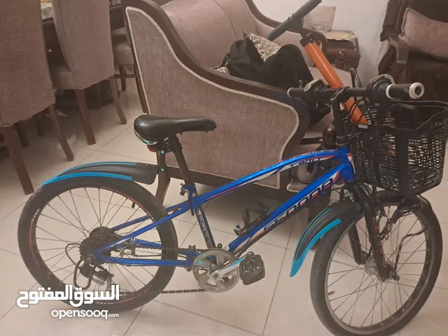 الدراجه هوائيه كثير منيح موديل 2024 بيطلع جبال بسرعه سرعته كثير كثير منيحه وعنده عدد تغيرات كل شيء .
