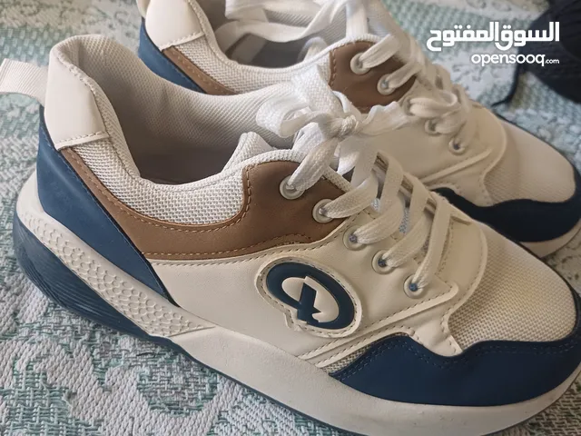 Beige Sport Shoes in Rif Dimashq