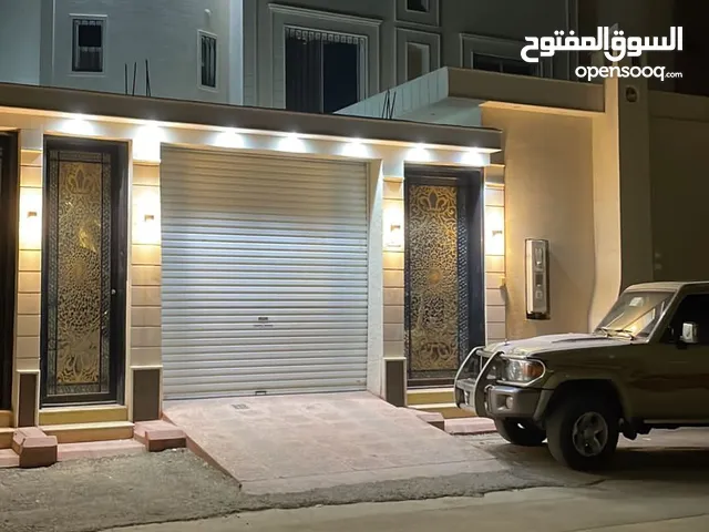 300 m2 5 Bedrooms Villa for Sale in Al Riyadh Al Dana