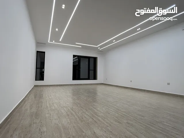 للإيجار دور ارض مع بلكونه 3 غرف ماستر بالسالمبه for rent ground floor 3 master