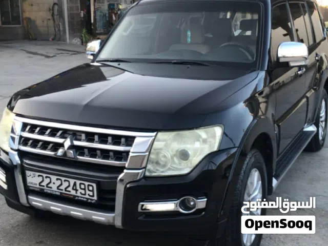 2015 ميتسوبيشي باجيرو GLS